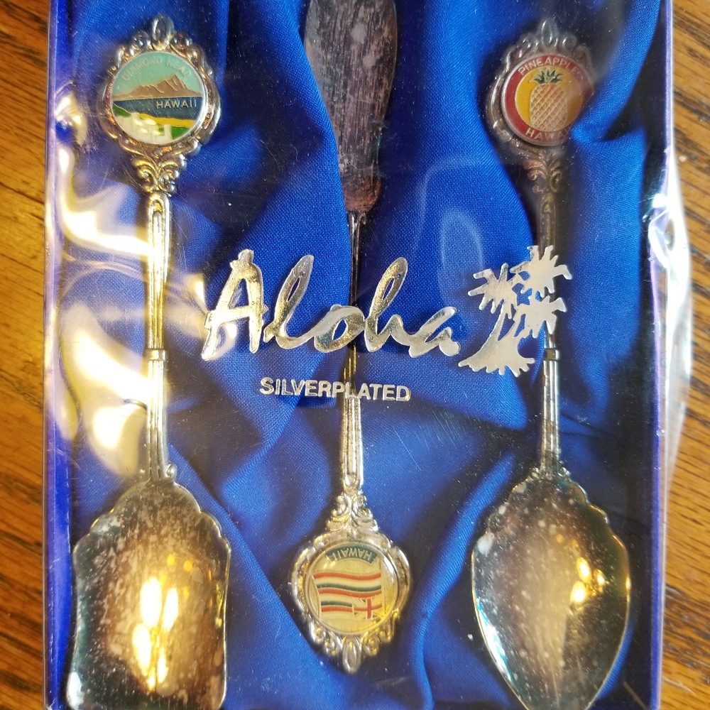 ALOHAS Silver-Plated Collectible Spoon Set - Picture 3 of 3